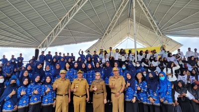 Bupati Buton Serahkan 243 SK CPNS dan 303 PPPK Guru