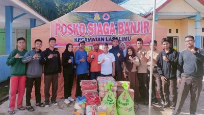 PMR dan OSIS SMAN 1 Pasarwajo Berikan Bantuan pada Korban Banjir di Lasalimu