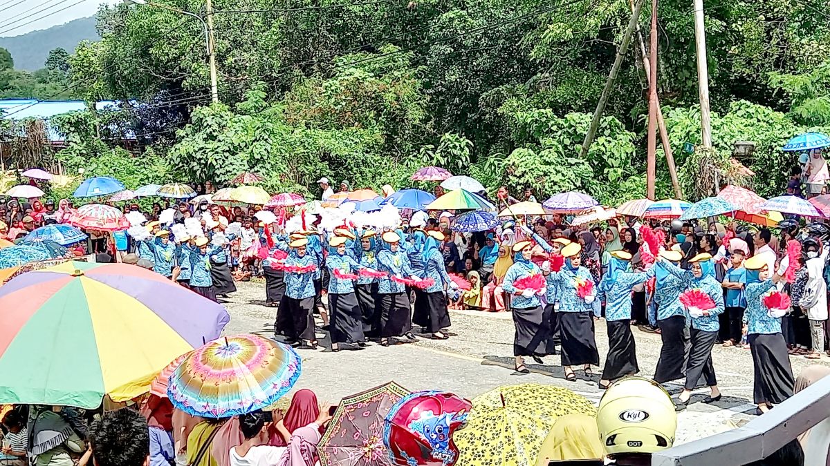 101 Peserta Gerak Jalan Indah Meriahkan HUT Kabupaten Buton