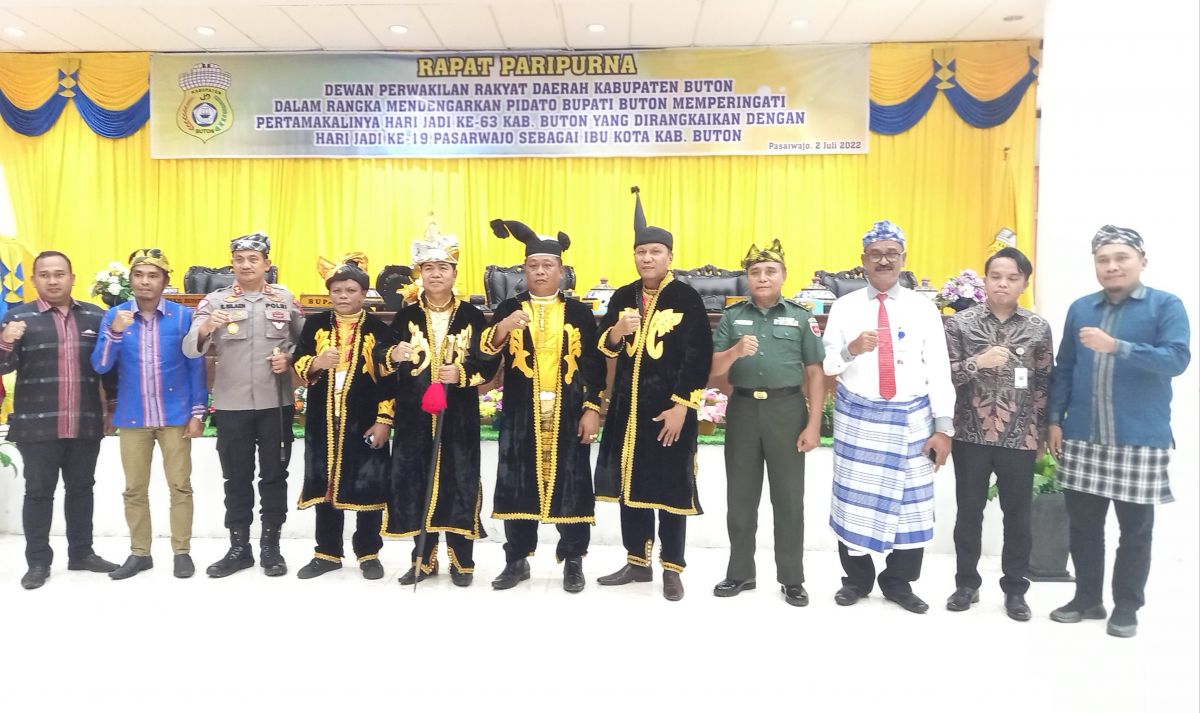 Hadiri Paripurna HUT Kabupaten Buton, Bupati Buton Izin Pamit dan Sampaikan Maaf