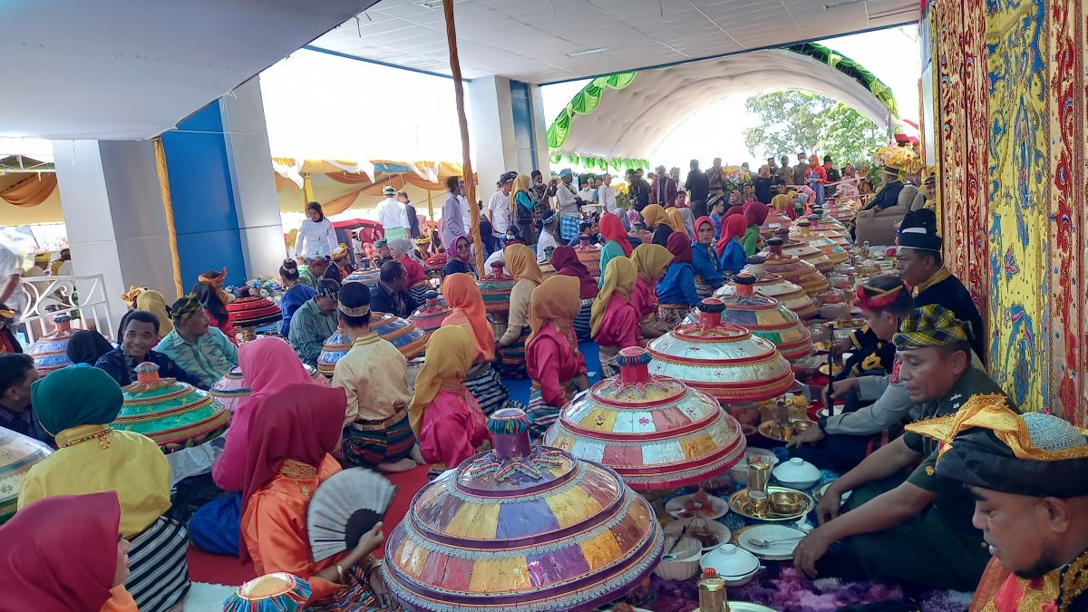 Pemkab Buton Gelar Acara Pekande-Kandea 1000 Talang Pemkab Buton Gelar Acara Pekande-Kandea 1000 Talang
