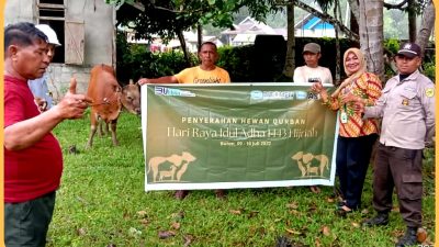 WIKA Bitumen dan Anak Usaha WIKA Aspal Menyerahkan 10 Hewan Kurban pada Idul Adha 1443 H