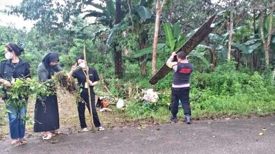 Jelang Idul Adha 1443 H, Babinkamtibmas Polsek Pasarwajo Bersama Warga Gelar Baksos