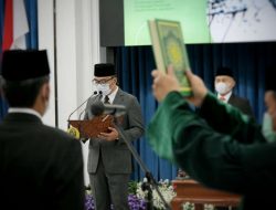 Penyederhanaan Birokrasi: Ridwan Kamil Lantik 864 PNS dalam Jabatan Fungsional