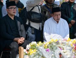 Anggota Watimpres Habib Muhammad Luthfi bin Yahya Berziarah ke Makam Eril