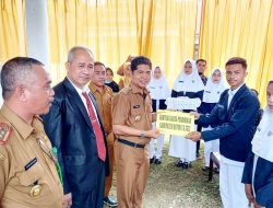 Mahasiswa Keperawatan Buton dapat Bantuan Beasiswa dari Bupati Buton