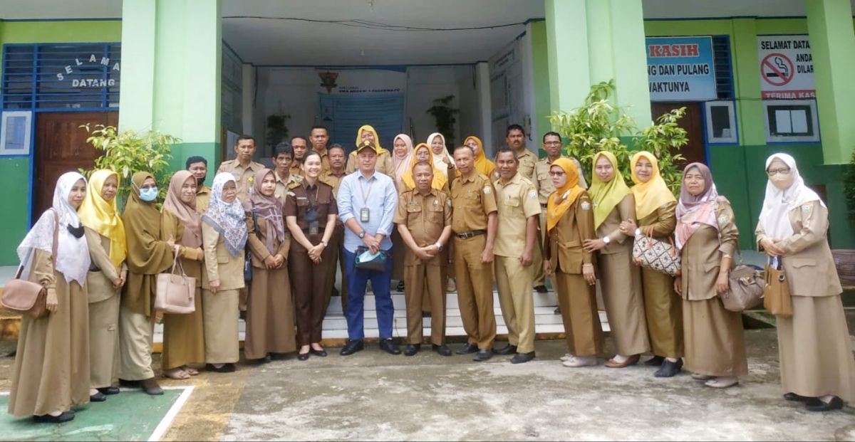 Cegah Pelanggaran Hukum, Kejaksaan Negeri Buton Sosialiasasi Wadah Adhyaksa Sahabat Guru (WASARU)