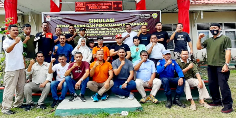 Antisipasi Kebakaran, KPU Baubau Gandeng DKP Gelar Simulasi Kebakaran