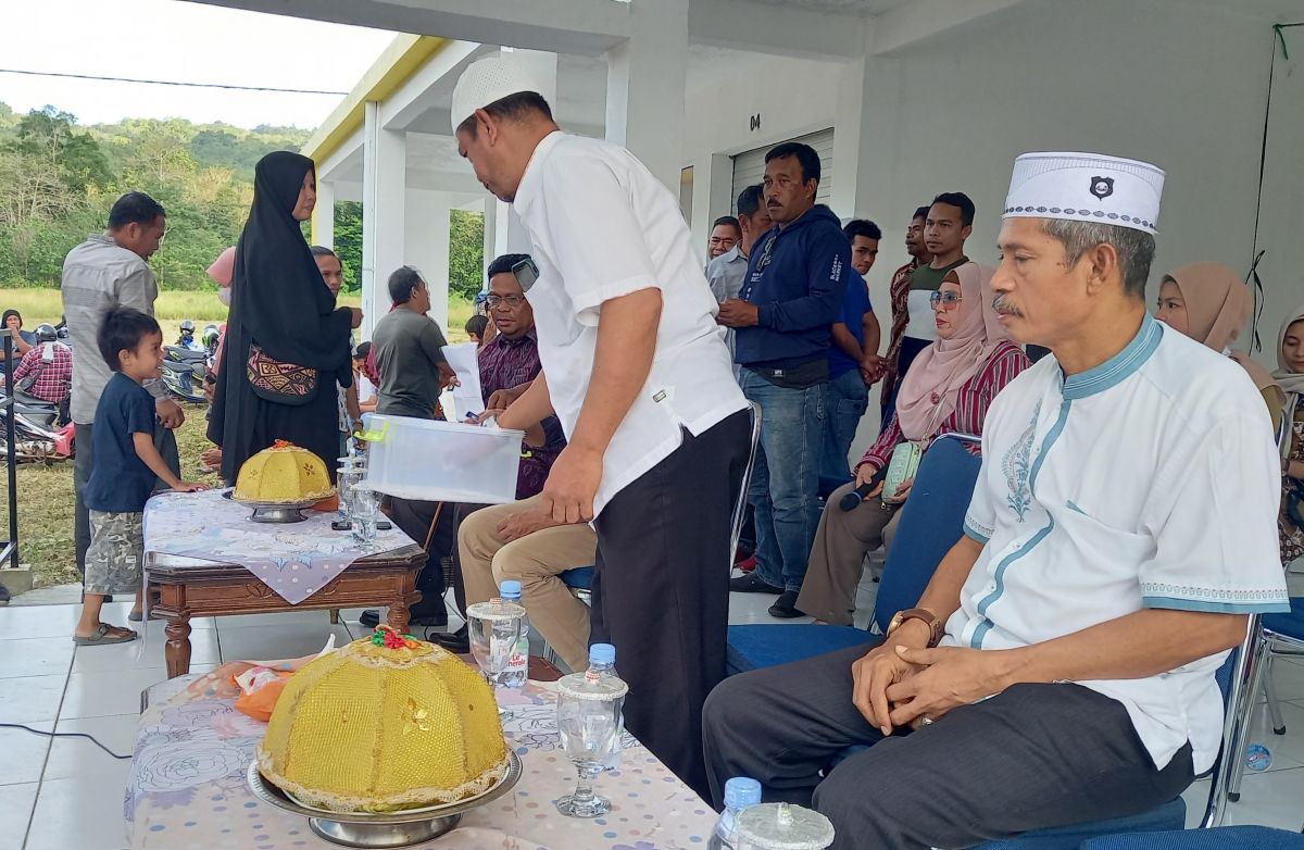 Bupati Harap Pasar Sore Ompu Jadi Pusat Perdagangan di Buton Bupati Harap Pasar Sore Ompu Jadi Pusat Perdagangan di Buton