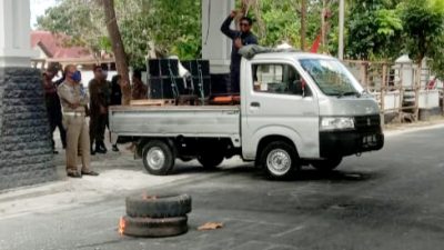 Persatuan Mahasiswa Wakatobi Demo masuknya Timbunan dari Buton ke Wakatobi