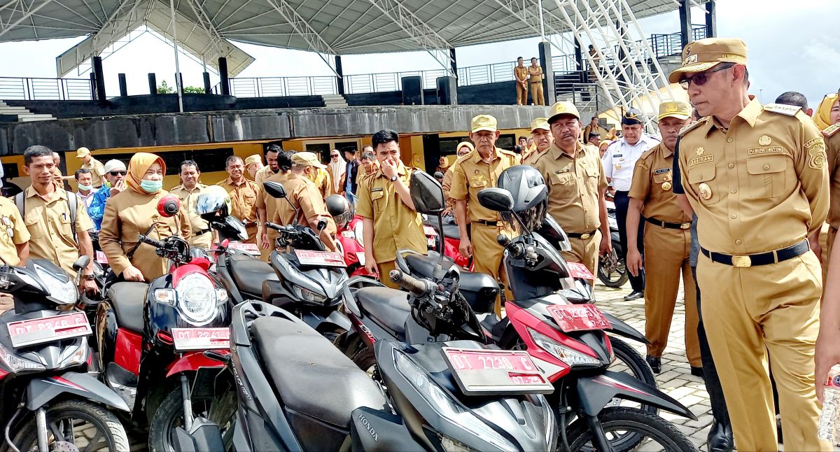 Cek Kendaraan Dinas, Pj Bupati Buton Temukan Mobil Tak Layak bagi Pejabat