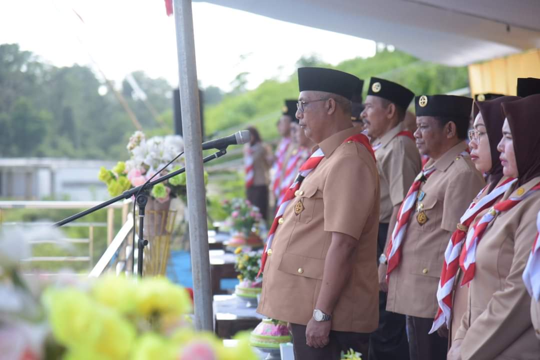 Sekda Buton Pimpin Apel Besar Pramuka