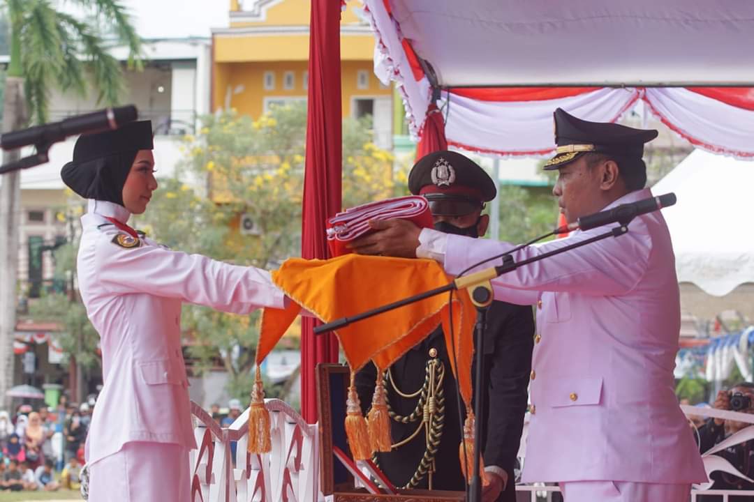 Presiden RI Gunakan Pakaian Buton, Hadiah Bagi Pemkot dan Masyarakat Baubau