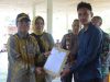 Bupati Buton Serahkan SK Penurunan Status Hutan