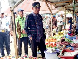 Sidak di Pasar, Pj Bupati Sebut Harga Bawang Turun, Telur Naik!