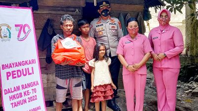 Senangnya Warga Tembe Dapat Bantuan dari Kapolres Buton, Usai Terdampak BBM Naik