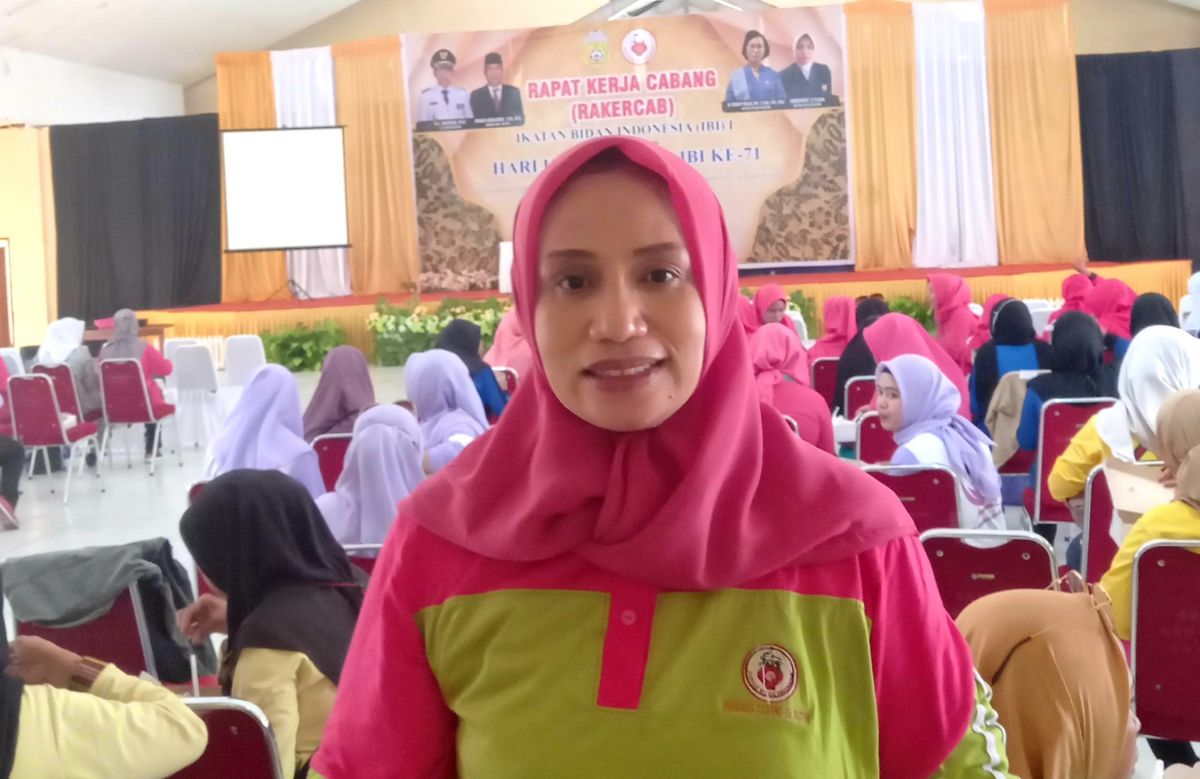 Ratusan Bidan di Buton Ikuti Seminar HUT IBI ke 71