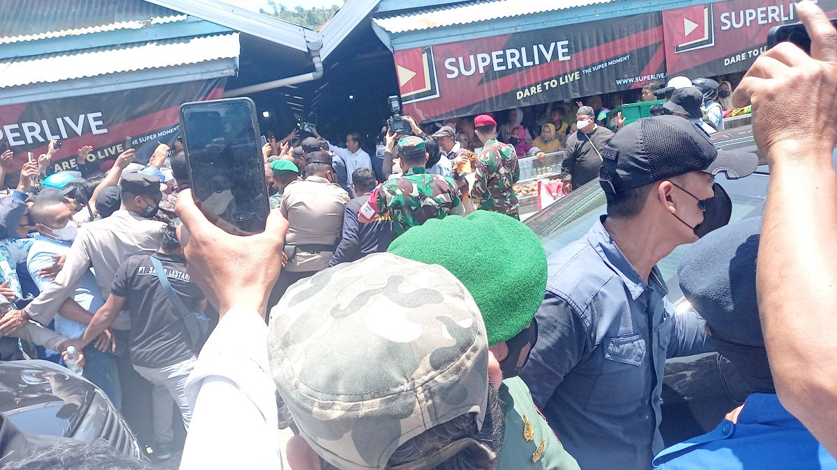 Presiden RI Kunjungi Tambang Aspal Buton