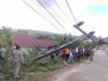 Tabrak Tiang Listrik, Mobil Kepala Bappeda Buton Ringsek