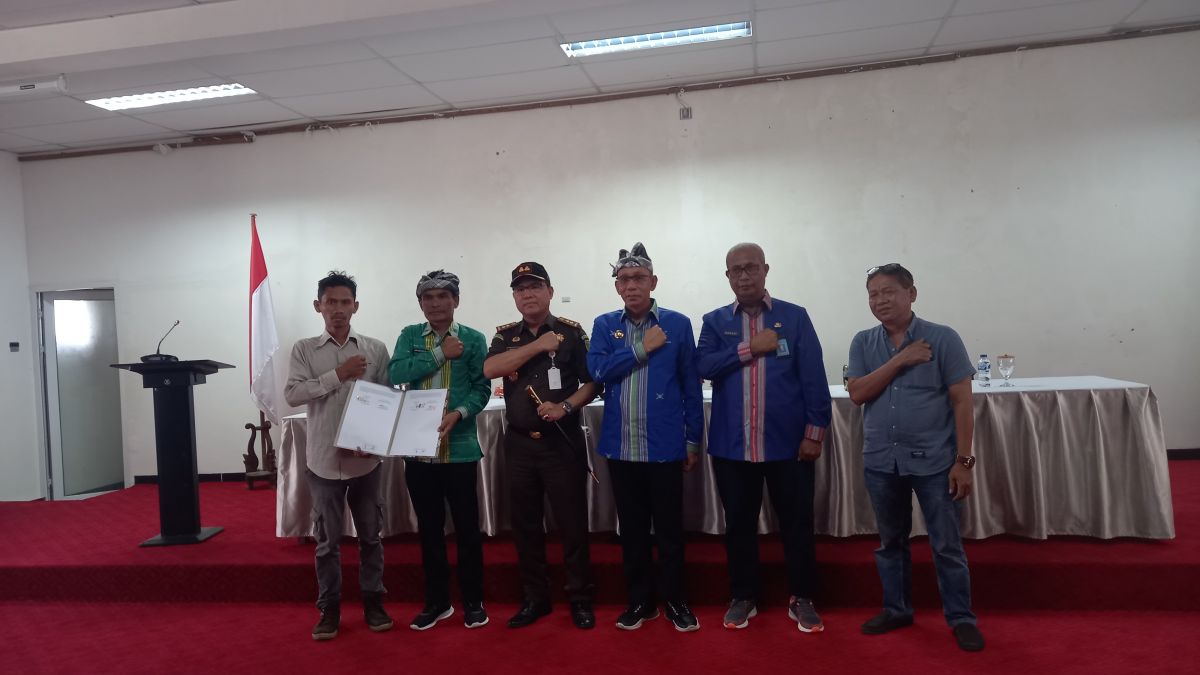 Gaungkan Tagline Buton Selalu Di Hati, Pj Bupati Buton Minta Jajaran Bekerja dengan Hati Gaungkan Tagline Buton Selalu Di Hati, Pj Bupati Buton Minta Jajaran Bekerja dengan Hati