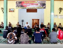 Polres Buton Gelar Doa Bersama Untuk Korban Tragedi Kanjuruhan