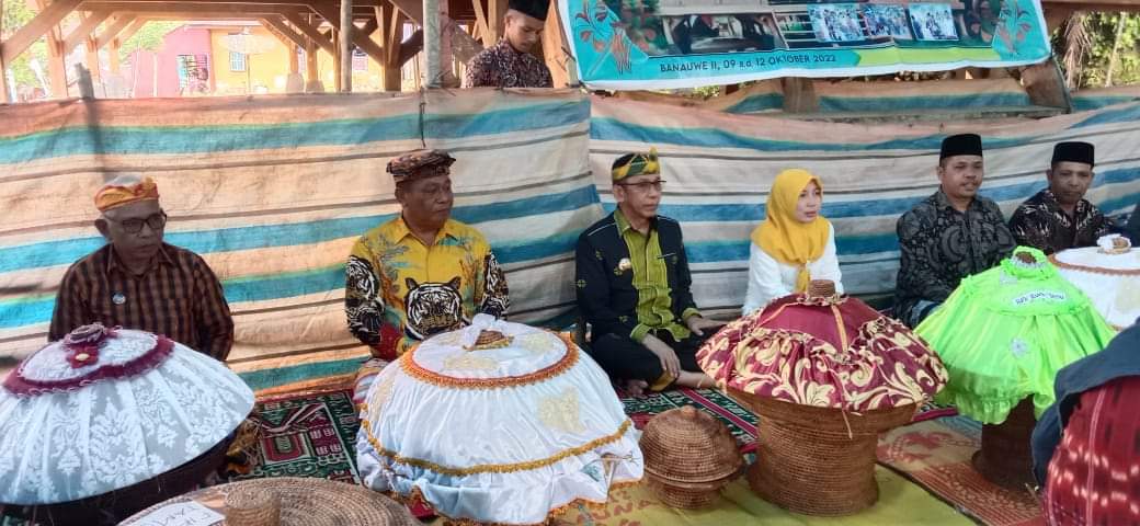Pj. Bupati Buton Hadiri Pesta Adat Desa Warinta