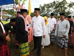 Pj Bupati Buton Hadiri Peringatan Maulid di Desa Barangka