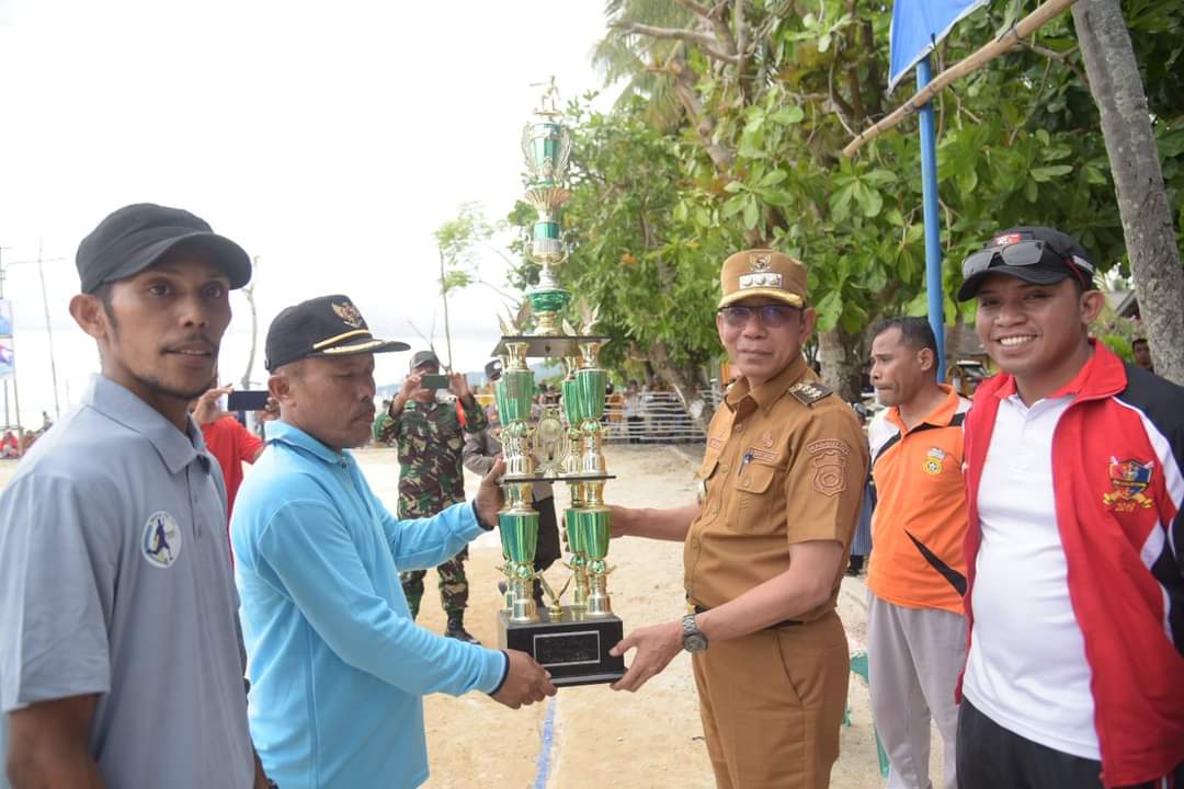 Pembukaan Turnamen Futsal, Pj. Bupati Buton Tekankan Sikap Sportivitas pada Atlet