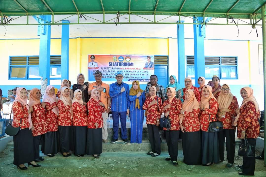 Gaungkan Tagline Buton Selalu Di Hati, Pj Bupati Buton Minta Jajaran Bekerja dengan Hati Gaungkan Tagline Buton Selalu Di Hati, Pj Bupati Buton Minta Jajaran Bekerja dengan Hati