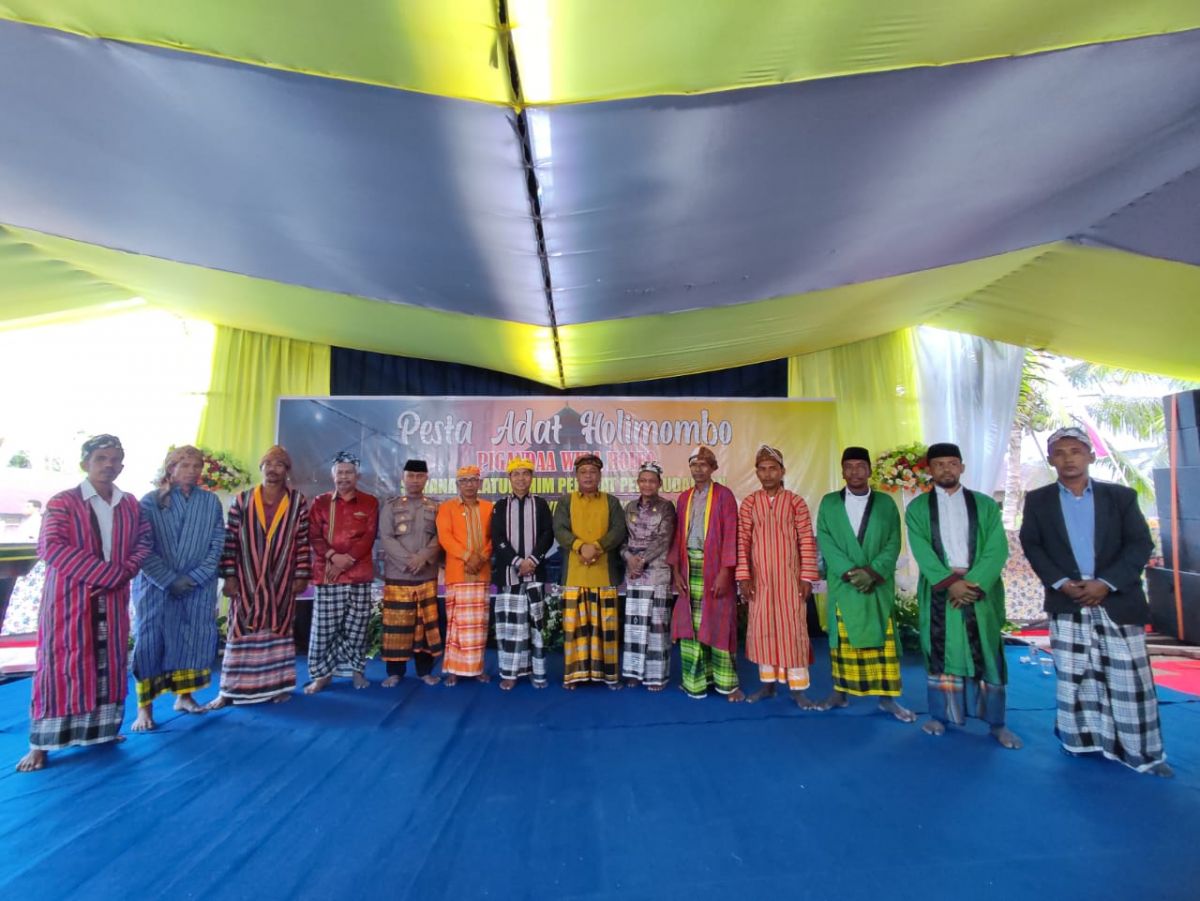 Warga Holimombo Gelar Pesta Adat Pigandaa Wula Holeo