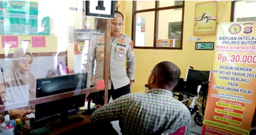 Cek Ruangan Pelayanan Publik, Kapolres Buton Pastikan Pelayanan Berjalan Humanis