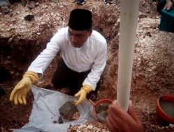 Walikota Baubau Letakkan Batu Pertama Pembangunan Mesjid Nur Rahmah