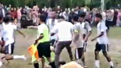 Pertandingan Sepakbola Porprov XIV Sultra Ricuh, Pemain dan Ofisial Keroyok Wasit