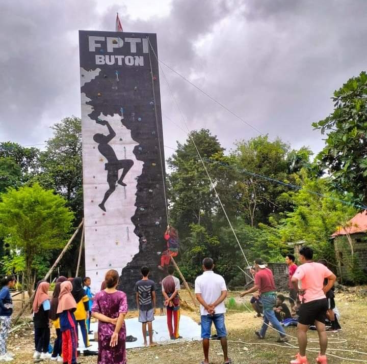 Persiapan Porprov, Atlet Panjat Tebing Buton Fokus Latihan