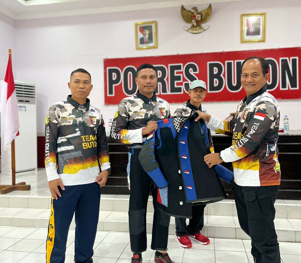Lepas Kontingen Perbakin, Kapolres Buton Harap Atlet Bukan saja Sukses Prestasi!