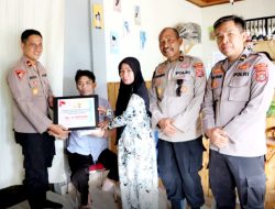 Wujud Kepedulian, Polres Buton Berikan Tali Asih Kepada Dua Personel