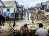 Ombak Besar, Tanggul Rumah Warga di Dusun Bajo Roboh