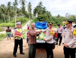 12 Rumah di Buton Rusak Diterjang Ombak, Polres Buton Berikan Bantuan