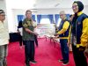 Pemda Buton Serahkan Bonus Atlet Porprov XIV Tahap I