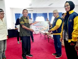 Pemda Buton Serahkan Bonus Atlet Porprov XIV Tahap I