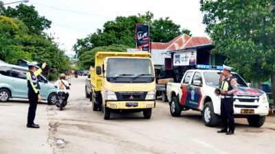 Jelang Pergantian Tahun, Satlantas Polres Buton Rutin Atur Lalin