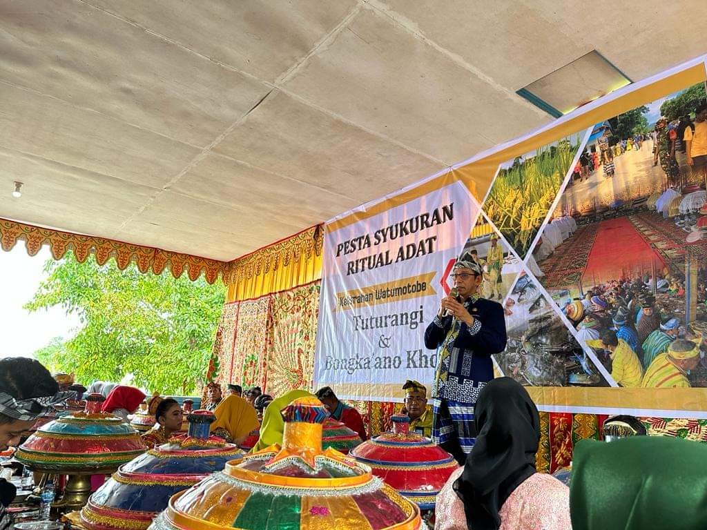 Pj Bupati Hadiri Pesta Syukuran Ritual Adat Tuturangi dan Bongka’ano Khopo