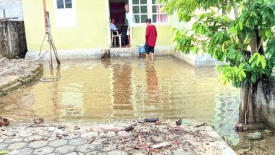 Cuaca Buruk, Air Genangi Pemukiman Warga Banabungi Hone