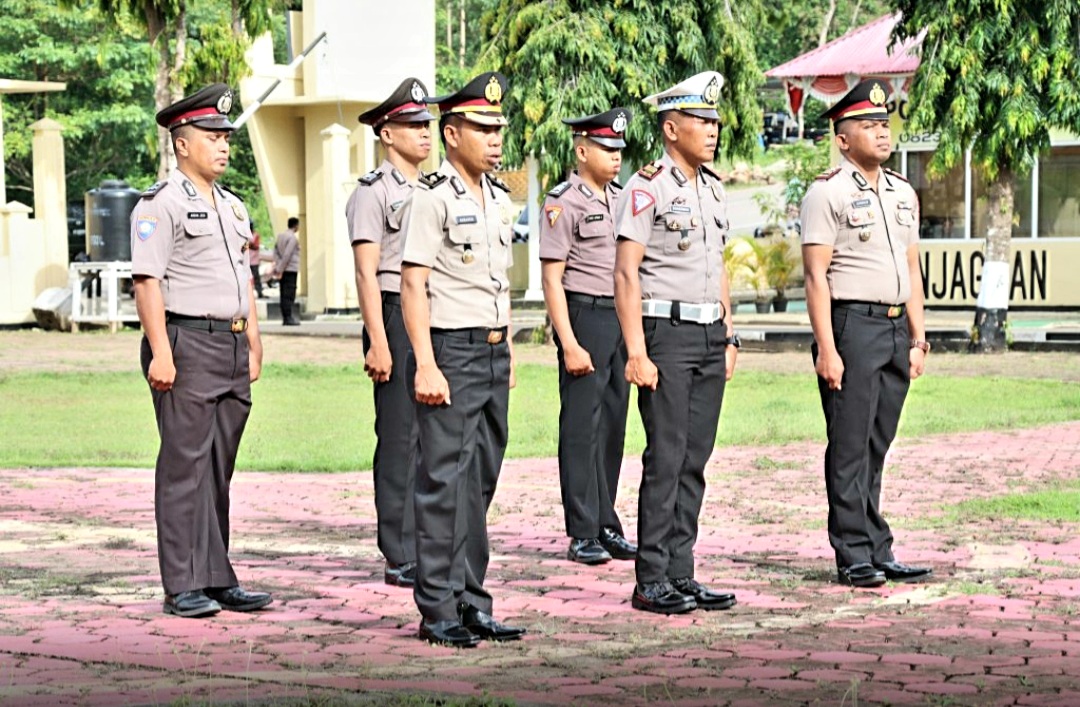 Selamat ! 32 Anggota Polres Buton Naik Pangkat