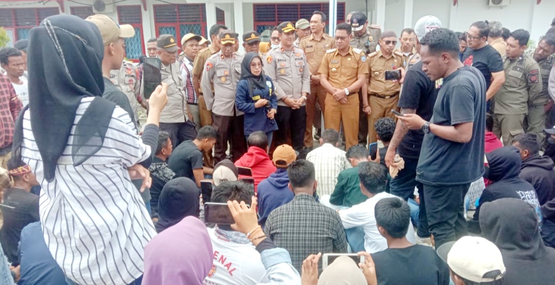 Polres Buton Amankan Aksi Unjuk Rasa Di Kabupaten Buton Selatan