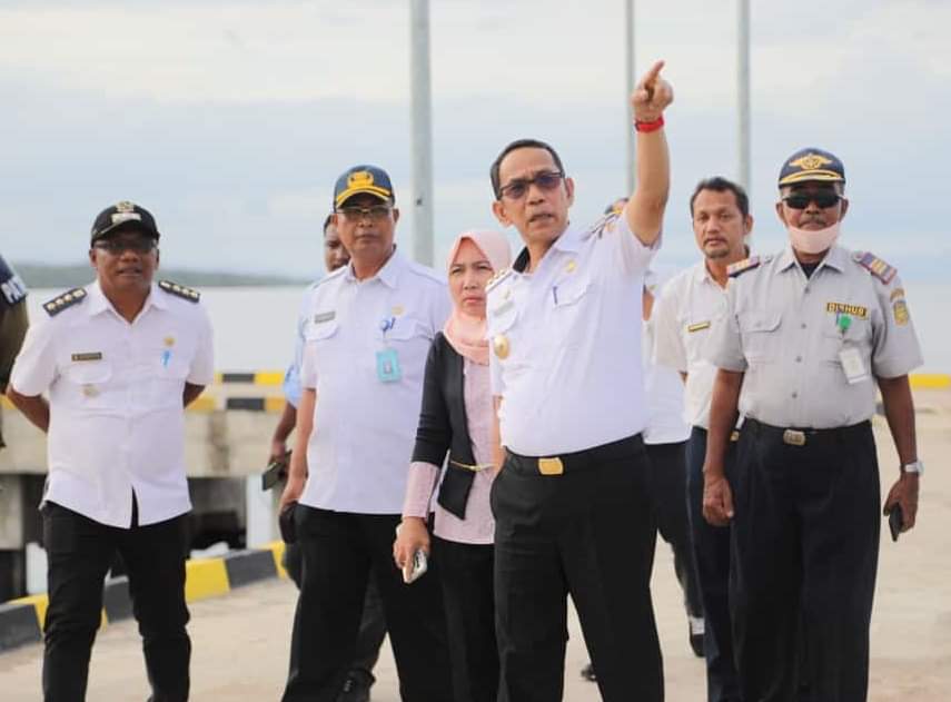 Ratusan Nelayan di Buton dapat Bantuan BBM Solar Ratusan Nelayan di Buton dapat Bantuan BBM Solar