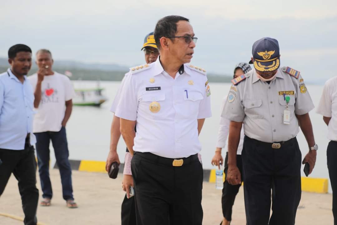 Ratusan Nelayan di Buton dapat Bantuan BBM Solar Ratusan Nelayan di Buton dapat Bantuan BBM Solar