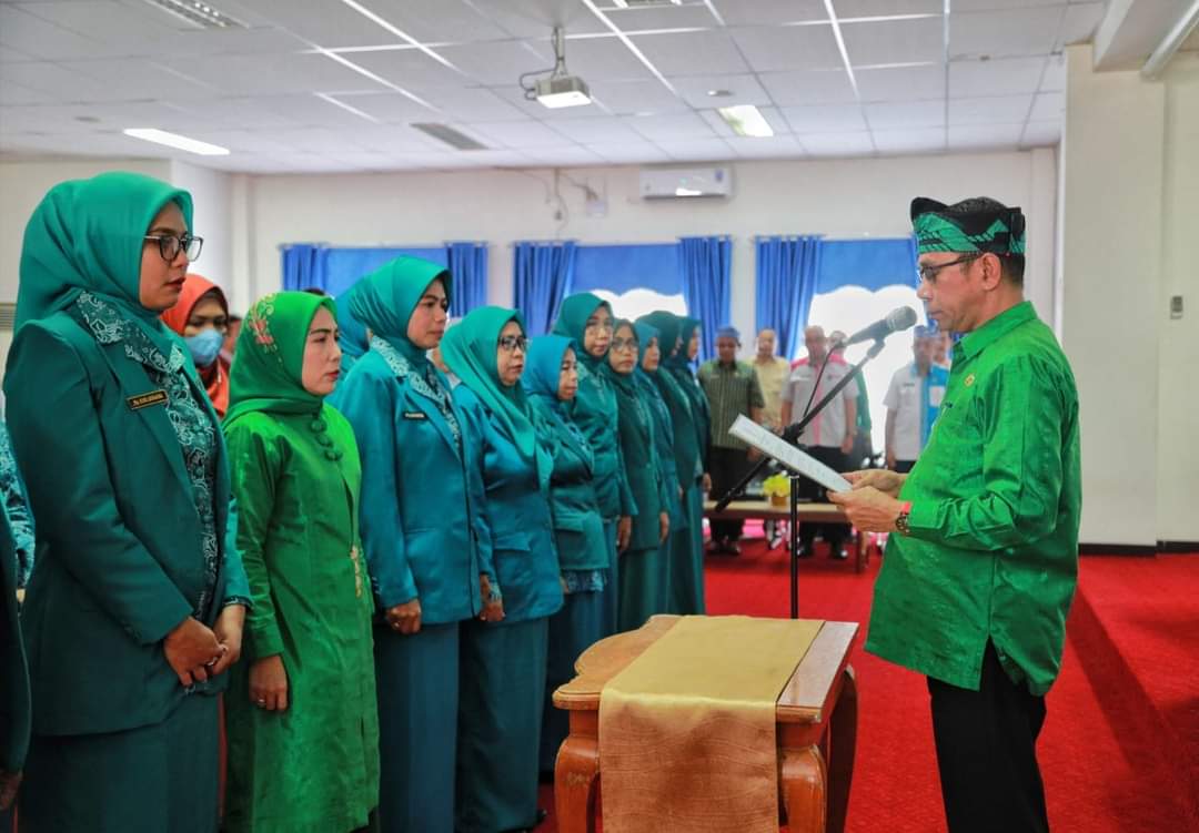 Pengurus TP PKK dan Bunda PAUD se - Kabupaten Buton Dikukuhkan, Ini Pesan Pj Bupati Pengurus TP PKK dan Bunda PAUD se - Kabupaten Buton Dikukuhkan, Ini Pesan Pj Bupati