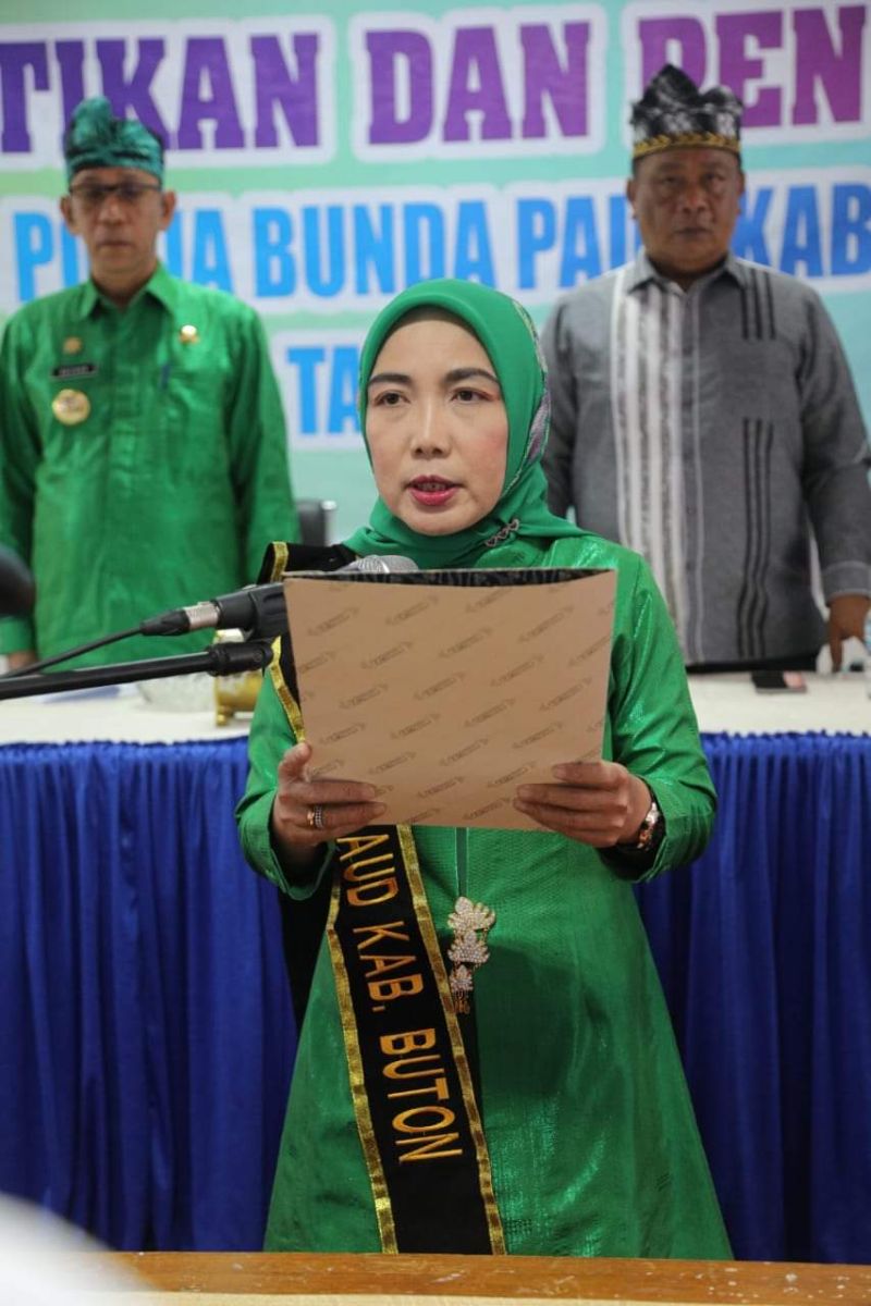 Pengurus TP PKK dan Bunda PAUD se - Kabupaten Buton Dikukuhkan, Ini Pesan Pj Bupati Pengurus TP PKK dan Bunda PAUD se - Kabupaten Buton Dikukuhkan, Ini Pesan Pj Bupati