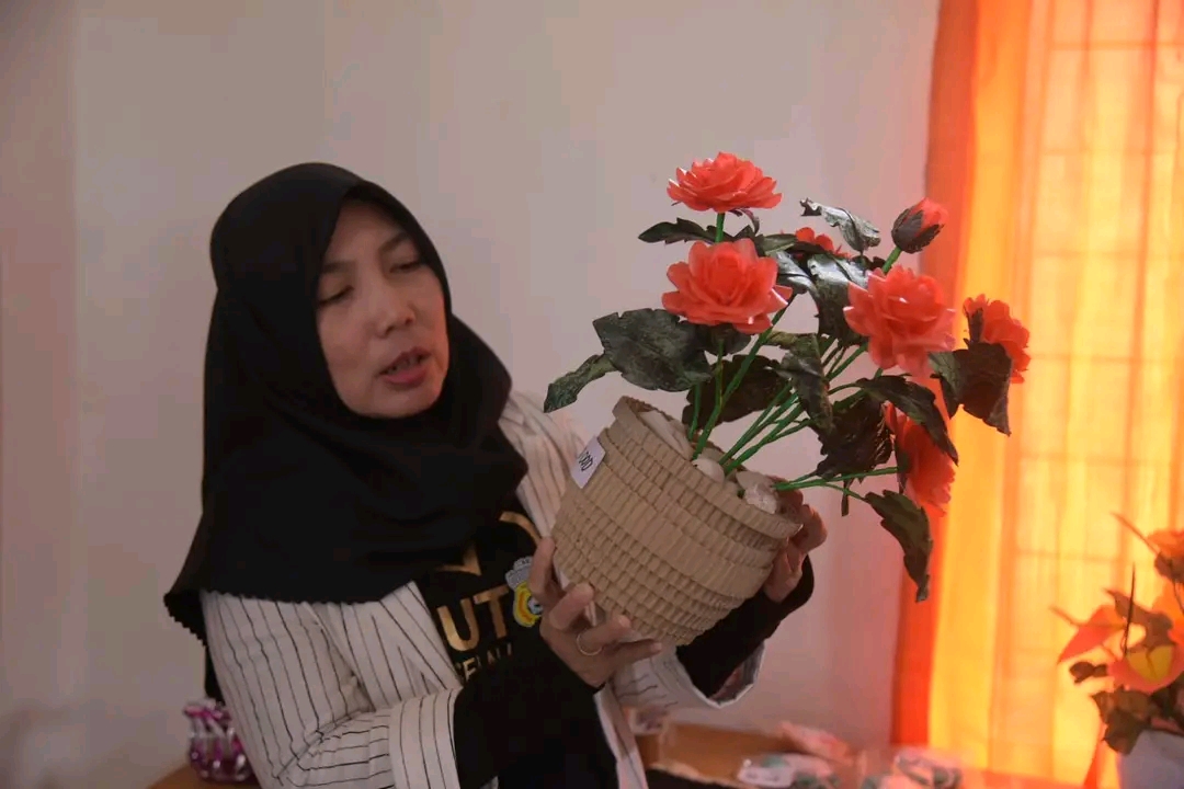 Deisy Basiran Sambangi Pengrajin dan Pelaku IKM di Empat Kecamatan